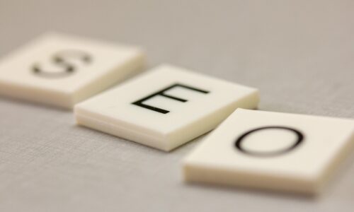 Cum să construiești o strategie de SEO etic și ce riscuri implică tehnicile „black-hat”